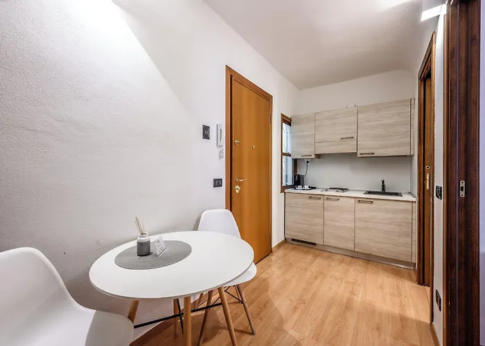 Emilia شقة فندقية 3*