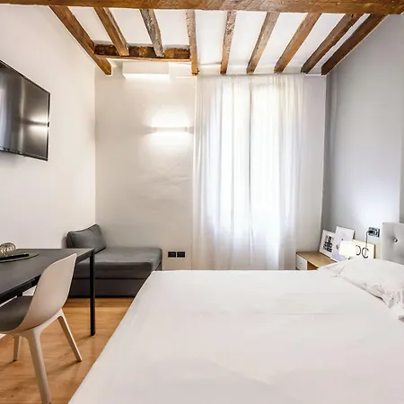 Emilia Modène