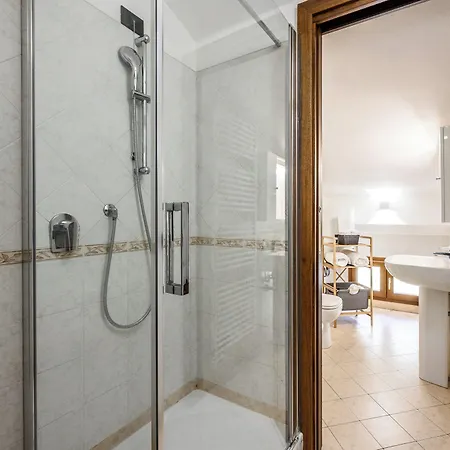 Emilia מלון דירות